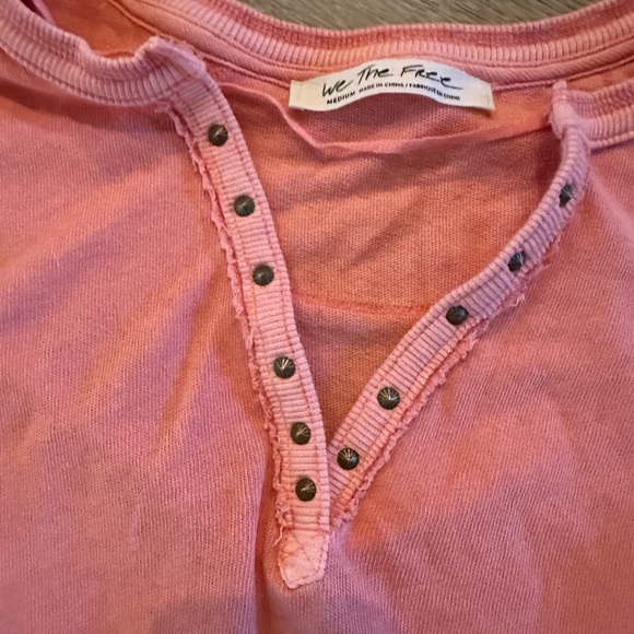 Free People We The Free long sleeve Tee size Med Peachy pink - Picture 4 of 7